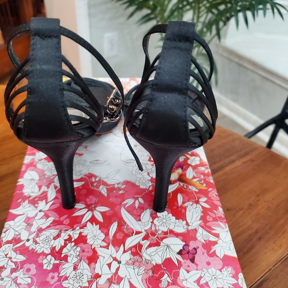 Chinese Lundry Willy Satin black Women's heel shoes - Picture 5 of 8